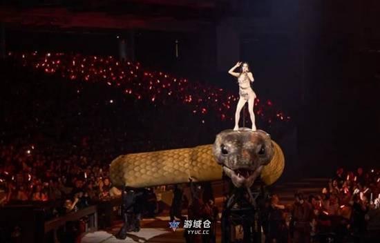 蔡依林演唱会总成本超2亿元 踩30米机械巨蛇亮相