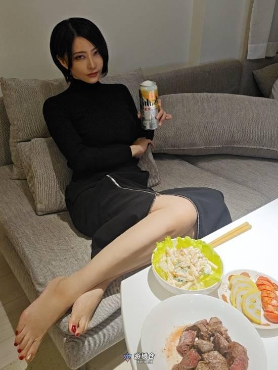 cos艾达王火了的48岁大姐姐 连家居服也超像王阿姨 cos艾达王火了的48岁大姐姐 连家居服也超像王阿姨